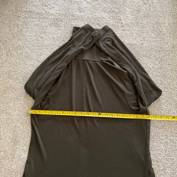 Banana Republic Soft Luxe Minimalist Olive Green Turtleneck Long Sleeve Top - Picture 7 of 9